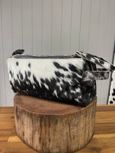 Load image into Gallery viewer, Toiletries Bag - Cowhide - 019