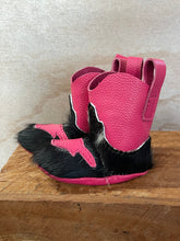 Load image into Gallery viewer, Baby Boots - Small SP05