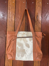 Load image into Gallery viewer, Tote Bag - Quintessa 0216