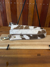 Load image into Gallery viewer, Lead - Cowhide 03