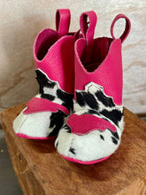 Load image into Gallery viewer, Baby Boots - Large LP024