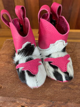 Load image into Gallery viewer, Baby Boots - Small SP010