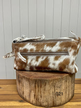 Load image into Gallery viewer, Toiletries Bag - Cowhide 021