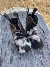 Load image into Gallery viewer, Baby Boots - Large 074