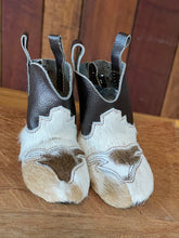 Load image into Gallery viewer, Baby Boots - Medium 057