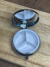 Load image into Gallery viewer, Pill Box 09