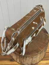 Load image into Gallery viewer, Toiletries Bag - Cowhide 026