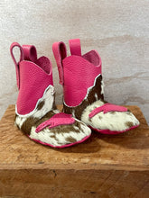 Load image into Gallery viewer, Baby Boots - Small SP07