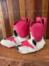 Load image into Gallery viewer, Baby Boots - Small SP010