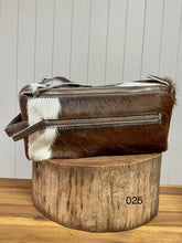 Load image into Gallery viewer, Toiletries Bag - Cowhide 025