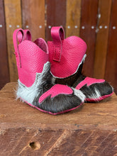 Load image into Gallery viewer, Baby Boots - Small SP09