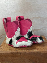 Load image into Gallery viewer, Baby Boots - Small SP03