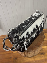 Load image into Gallery viewer, Toiletries Bag - Cowhide - 019