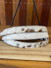 Load image into Gallery viewer, Lead - Cowhide 010