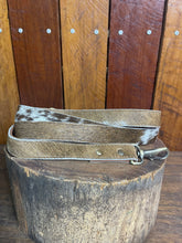 Load image into Gallery viewer, Lead - Cowhide 09