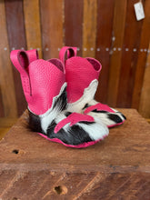 Load image into Gallery viewer, Baby Boots - Small SP010