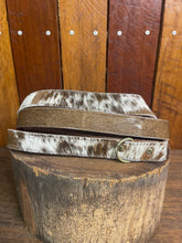 Load image into Gallery viewer, Lead - Cowhide 09