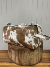 Load image into Gallery viewer, Toiletries Bag - Cowhide 021
