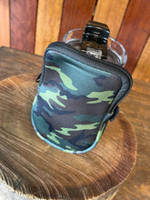 Load image into Gallery viewer, Travel Mate - Camo