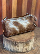 Load image into Gallery viewer, Toiletries Bag - Cowhide 010