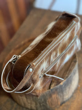 Load image into Gallery viewer, Toiletries Bag - Cowhide 010