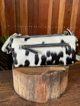 Load image into Gallery viewer, Toiletries Bag - Cowhide 34