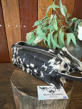 Load image into Gallery viewer, Toiletries Bag - Cowhide 06
