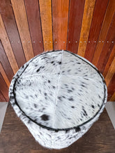 Load image into Gallery viewer, Ottoman - Footstool - 01