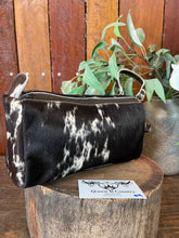 Load image into Gallery viewer, Toiletries Bag - Cowhide 09