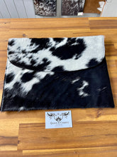 Load image into Gallery viewer, Laptop Sleeve - Lined Regular 31