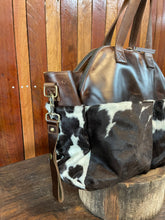 Load image into Gallery viewer, All Rounder - Weekender - Baby Bag 01
